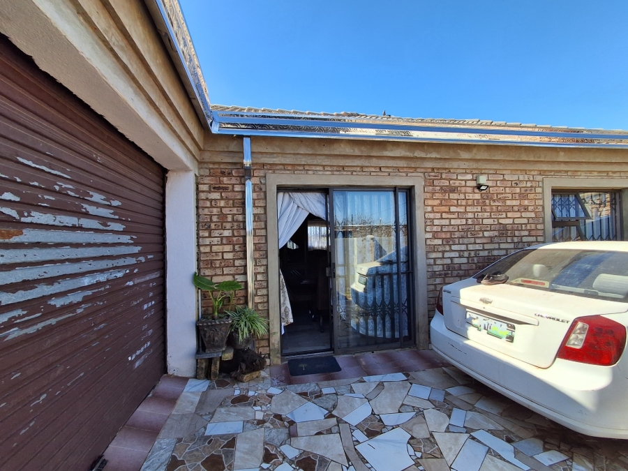 3 Bedroom Property for Sale in Ikageng North West
